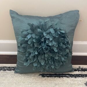 Modern, Classy & Fluffy Pillow — Blue